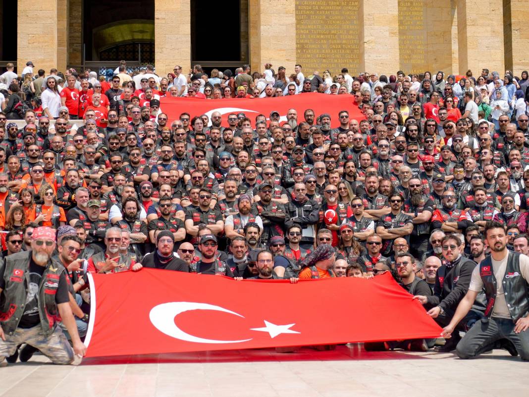 Erdal Beşikcioğlu’ndan 19 Mayıs’a özel kortej: TürkChopper ile Anıtkabir'e saygı yolculuğu 3